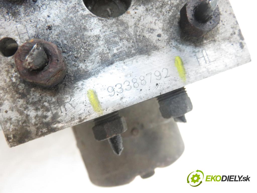 OPEL MERIVA A nadwozie wielkoprzestrzenne (MPV) (X03) HB 2004 74,00 1.7 CDTI 100 - Z 17 DTH 1686,00 Pumpa ABS 93388792 ; 0265220658 ; 0273004655 (Pumpy ABS)