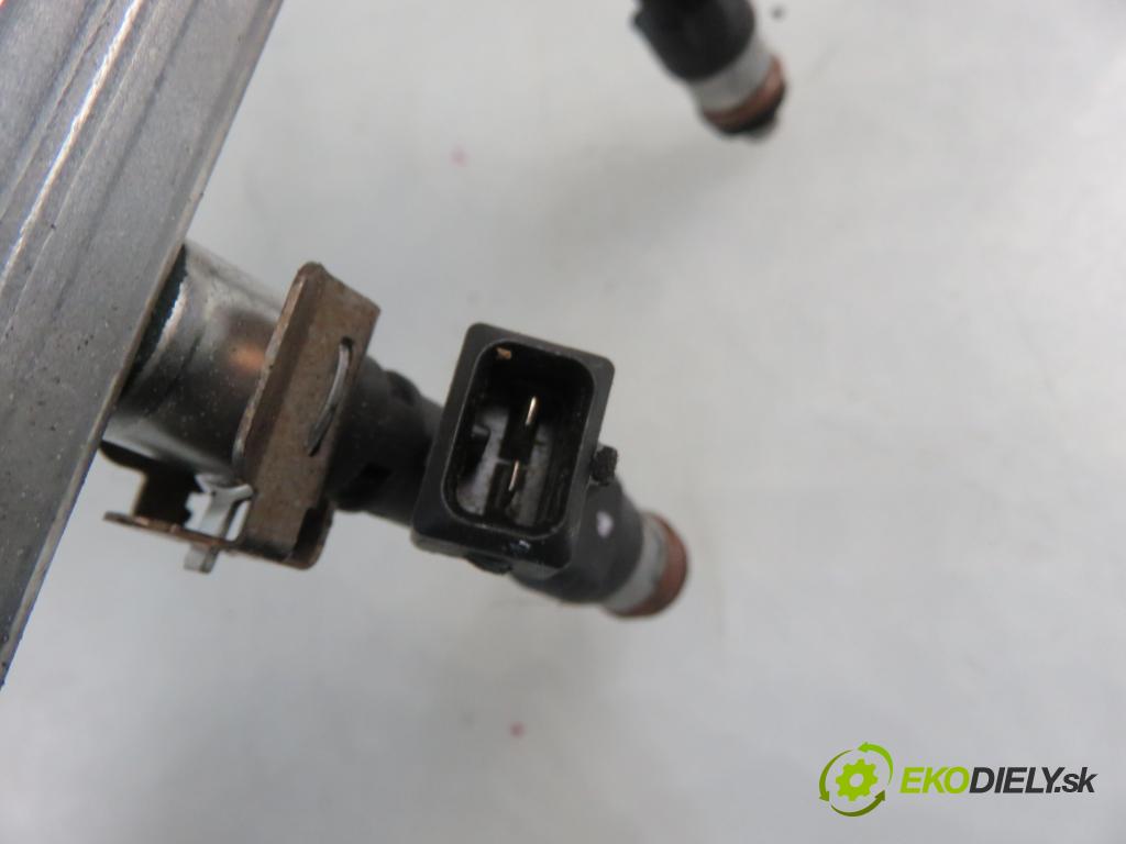 OPEL MERIVA A nadwozie wielkoprzestrzenne (MPV) (X03) MINIVAN 2005 66,00 1.4 16V Twinport - Z 14 XEP 1364,00 Lišta vstrekovacia 0280158501 ; 0280151208 (Vstrekovacie lišty)