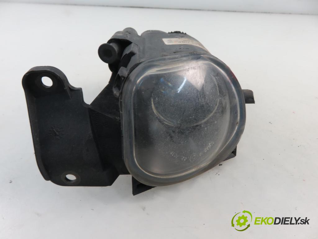 AUDI A6 Avant (4B5, C5) KOMBI 2000 121,00 2.4 - AML 2393,00 hmlové svetlo, hmlovka P 4B0941700A