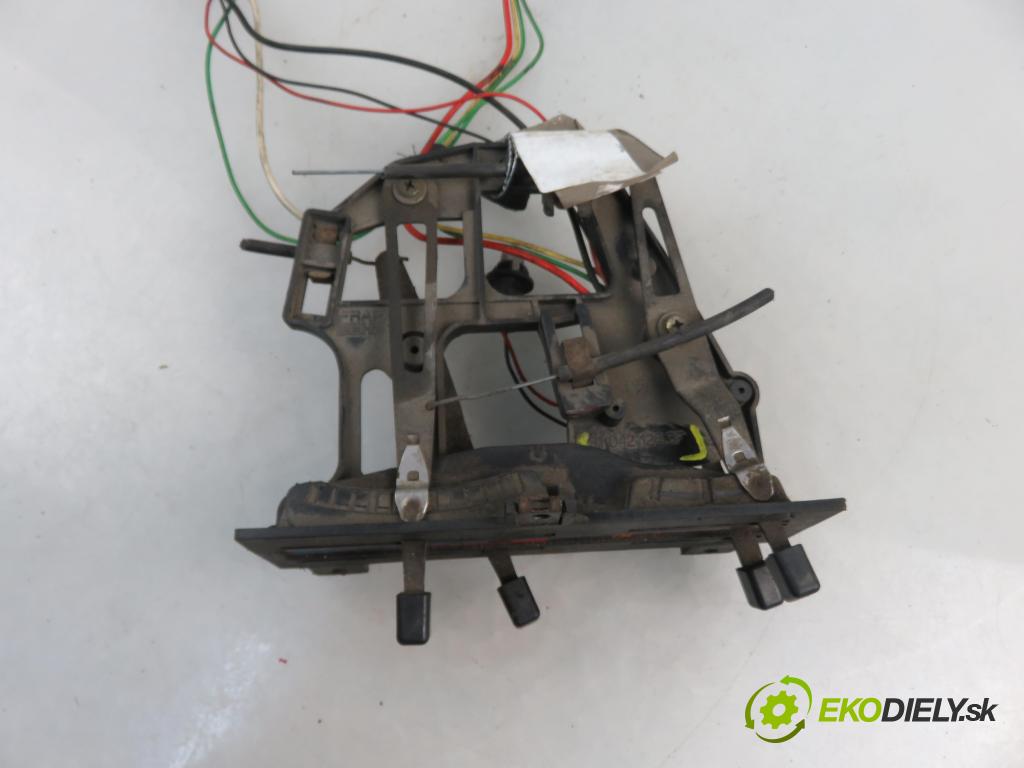 NISSAN TRADE Platforma / podwozie KABINA/PLATFORMA 1996 63,00 3.0 D 86 - BD30II 2953,00 Panel kúrenia 810421263F