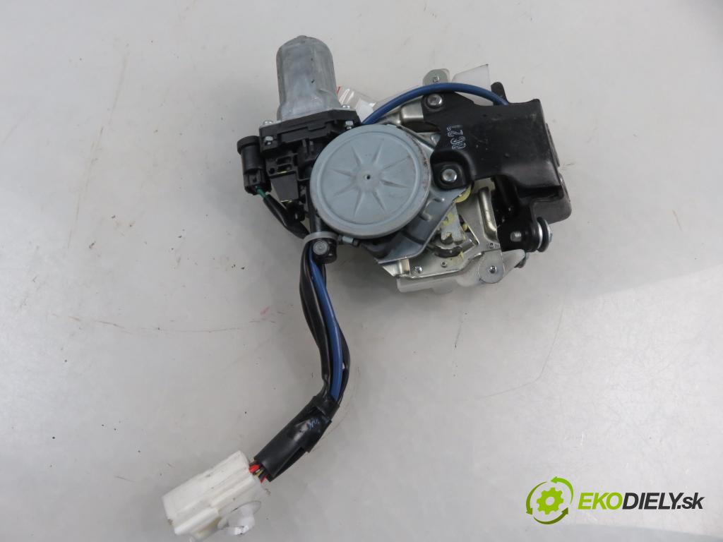 LEXUS RX (_U3_) SUV 2008 155,00 3.3 400h AWD 211/272- 3MZ-FE 3311,00 zámok dveří kufr EL. 41232010080