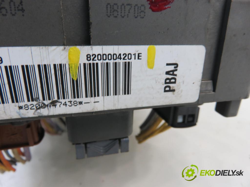 RENAULT ESPACE IV (JK0/1_) MINIVAN 2004 110,00 2.2 dCi (JK0H) 150 - G9T 742 2188,00 MODUL BSI 8200004201E