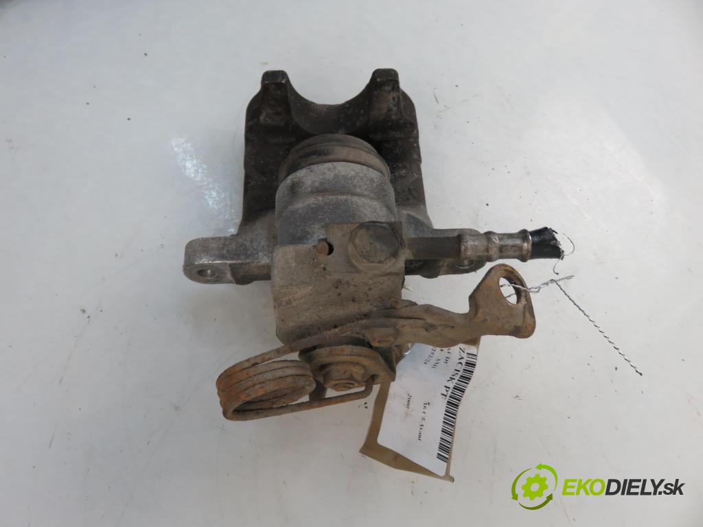 AUDI A6 Avant (4B5, C5) KOMBI 2000 121,00 2.4 - AML 2393,00 Brzdič strmeň pravé zadné