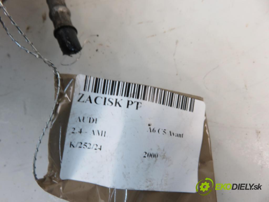 AUDI A6 Avant (4B5, C5) KOMBI 2000 121,00 2.4 - AML 2393,00 Brzdič strmeň pravé zadné