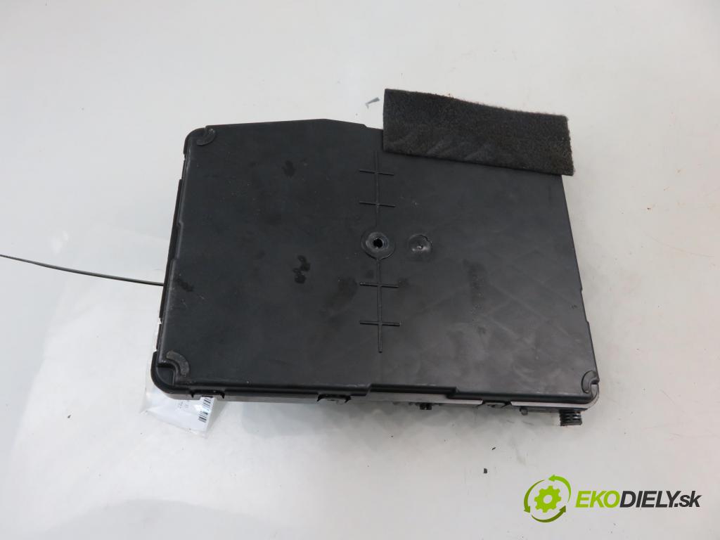 RENAULT MEGANE II (BM0/1_, CM0/1_) HB 2004 60,00 1.5 dCi 82 - K9K 722 1461,00 MODUL BSI 8200351182 ; 8200411349