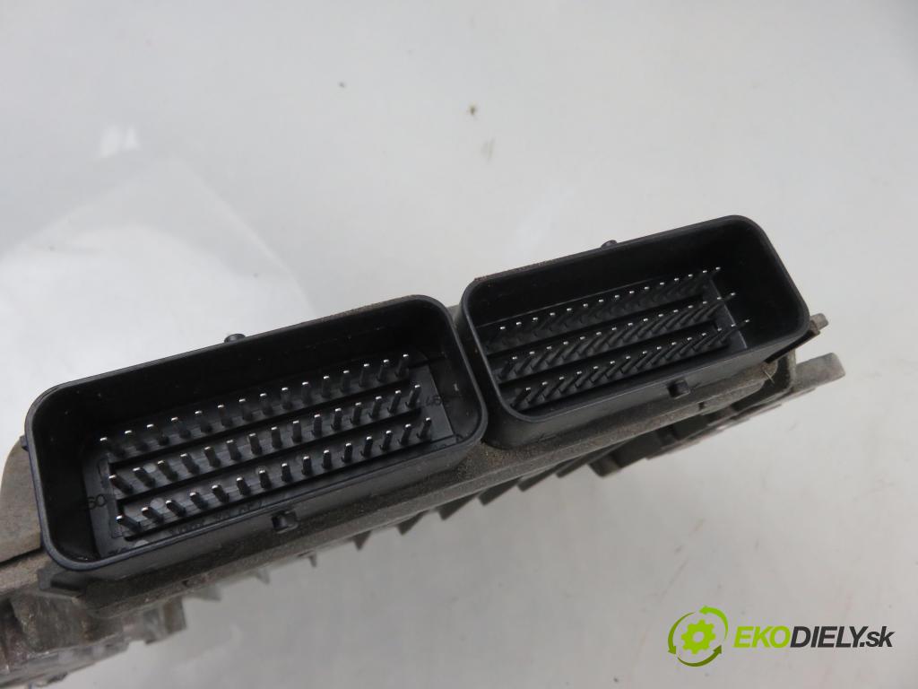 RENAULT MEGANE I (BA0/1_) HB 1999 55,00 1.4 e (BA0E, BA0V) - E7J 626 1390,00 Riadiaca jednotka Motor 7700115096 ; S110030302D