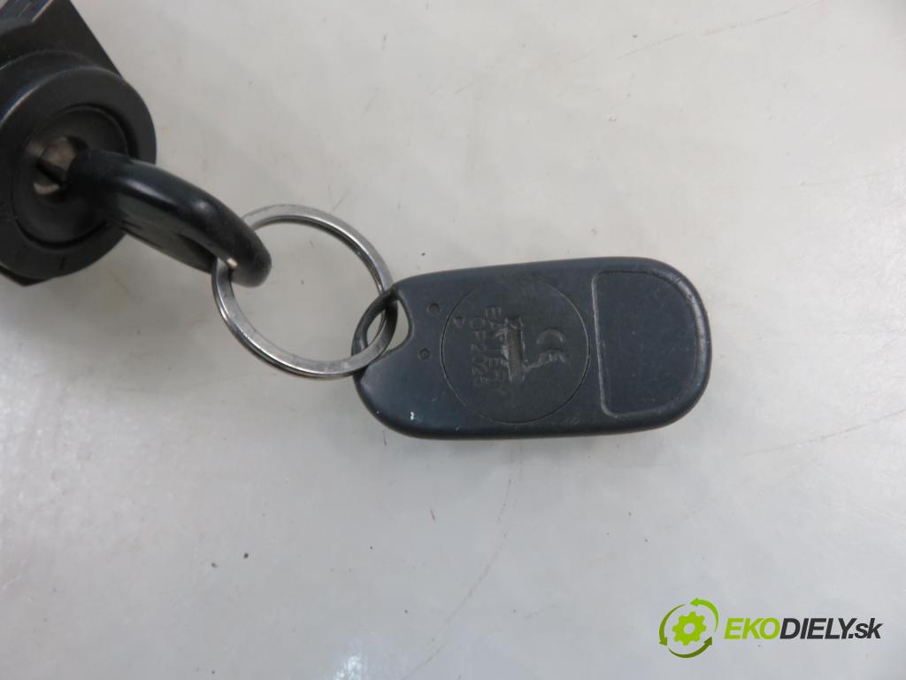 HONDA CIVIC VII Hatchback (EU, EP, EV) HB 2001 55,00 1.4 i 75 - D14Z6 1396,00 spinačka 39730S5A (Spínacie skrinky a kľúče)