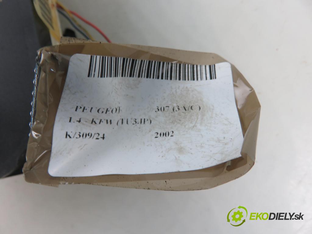 PEUGEOT 307 (3A/C) HB 2002 55,00 1.4 - KFW (TU3JP) 1360,00 Panel kúrenia 142140000