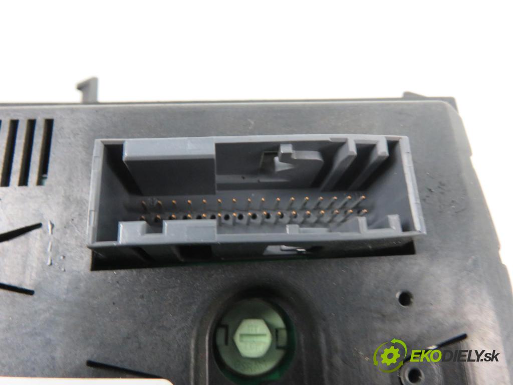 OPEL ZAFIRA B (A05) VAN 2006 88,00 1.9 CDTI 8V 120 - Z 19 DT 1910,00 RADIO CD 13190856 ; 13208194