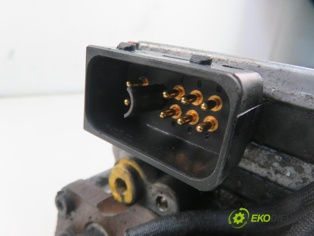 AUDI A6 Avant (4B5, C5) KOMBI 1998 110,00 2.5 TDI quattro - AFB 2496,00 Pumpa vstrekovacia 0281010888 (Vstrekovacie čerpadlá)