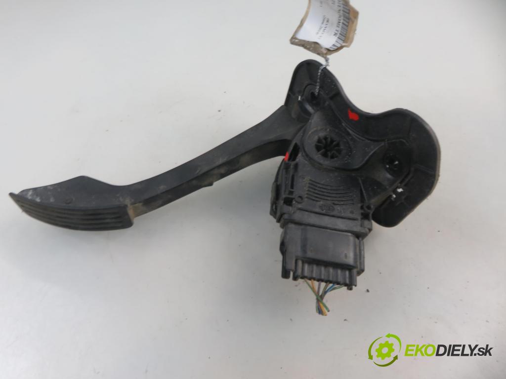 FORD TRANSIT Furgon (FA_ _) FURGON 2011 63,00 2.2 TDCi - P8FA 2198,00 Potenciometer plynového pedálu 6C119F836CD ; 6PV00923820 (Pedále)