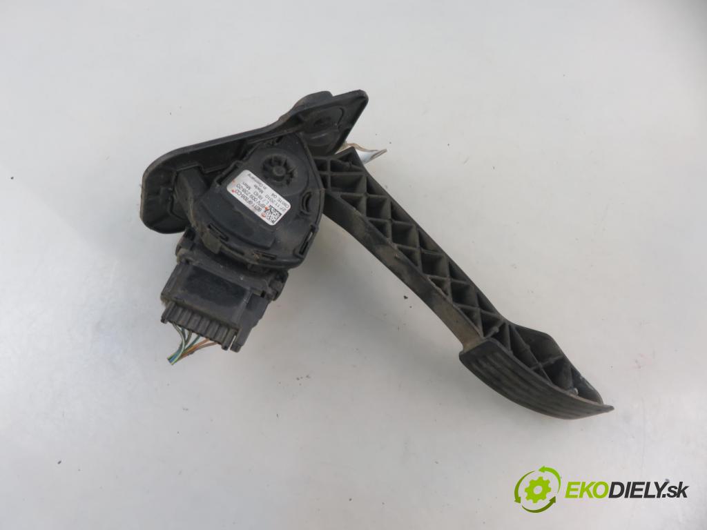 FORD TRANSIT Furgon (FA_ _) FURGON 2011 63,00 2.2 TDCi - P8FA 2198,00 Potenciometer plynového pedálu 6C119F836CD ; 6PV00923820 (Pedále)