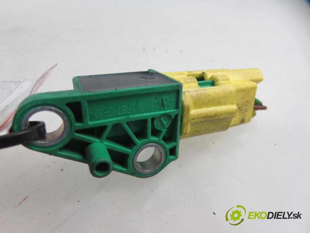 AUDI A6 (4F2, C6) SEDAN 2006 165,00 3.0 TDI quattro - BMK 2967,00 Snímač nárazu 1K0909606 (Snímače nárazu)