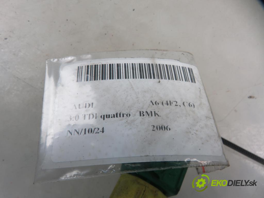 AUDI A6 (4F2, C6) SEDAN 2006 165,00 3.0 TDI quattro - BMK 2967,00 Snímač nárazu 1K0909606 (Snímače nárazu)