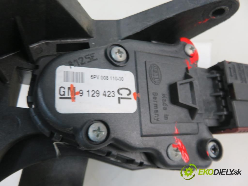 OPEL TIGRA TwinTop (X04) COUPE-CABRIO 2005 66,00 1.4 - Z 14 XEP 1364,00 Potenciometer plynového pedálu 9129423CL (Pedále)