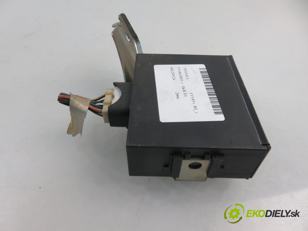 TOYOTA AYGO (_B1_) HB 2006 50,00 1.0 68 - 1KR-FE 998,00 MODUL komfortu 897400H01000