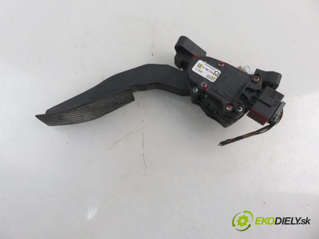 OPEL VECTRA C (Z02) SEDAN 2002 90,00 1.8 16V 122 - Z 18 XE 1796,00 Potenciometer plynového pedálu 9186724CE ; 6PV00832200 (Pedále)