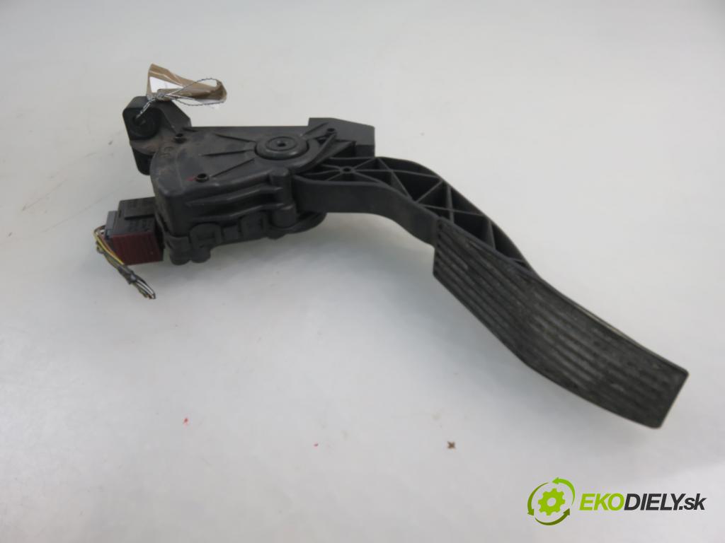 OPEL VECTRA C (Z02) SEDAN 2002 90,00 1.8 16V 122 - Z 18 XE 1796,00 Potenciometer plynového pedálu 9186724CE ; 6PV00832200 (Pedále)