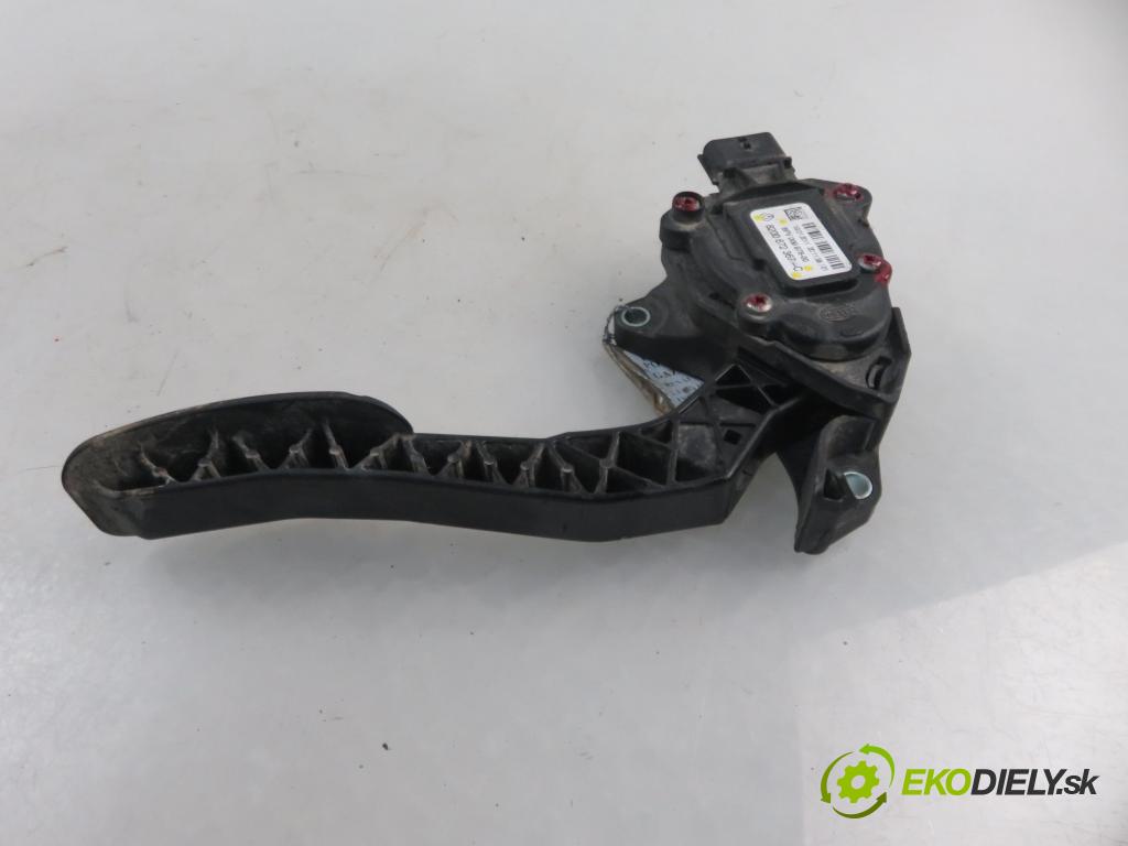 RENAULT MASTER III Skrzynia (FV) FURGON 2011 74,00 2.3 dCi 100 FWD - M9T 676 2298,00 Potenciometer plynového pedálu 8200672367C ; 6PV00997800 (Pedále)