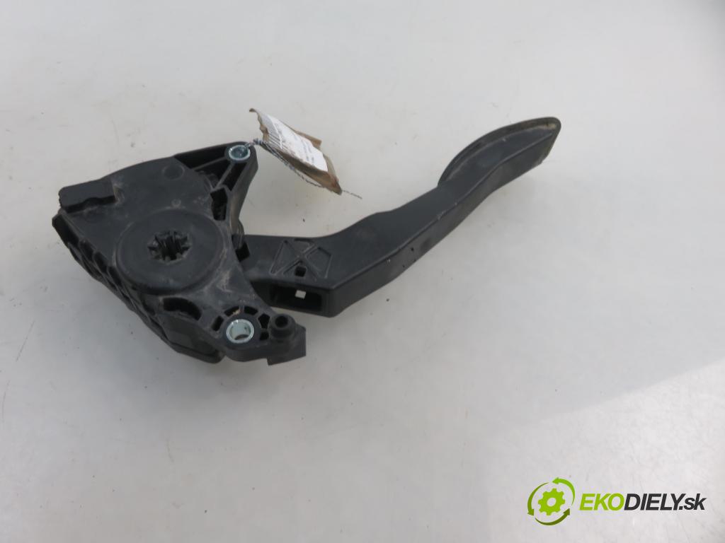 RENAULT MASTER III Skrzynia (FV) FURGON 2011 74,00 2.3 dCi 100 FWD - M9T 676 2298,00 Potenciometer plynového pedálu 8200672367C ; 6PV00997800 (Pedále)