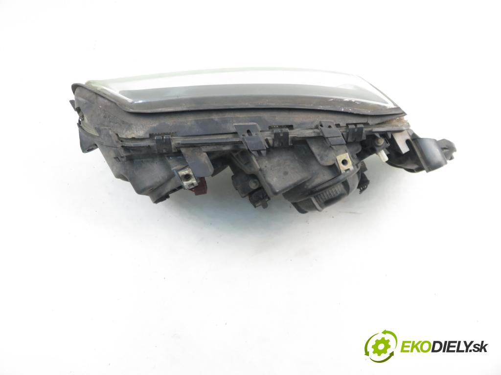 VOLVO S80 I (TS, XY) SEDAN 1998 120,00 2 - B 5204 T4 1984,00 Svetlo PP