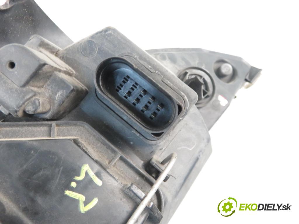 FORD FOCUS (DAW, DBW) HB 2001 66,00 1.8 TDDi 90- C9DB 1753,00 Svetlo LP 2M5113101BD