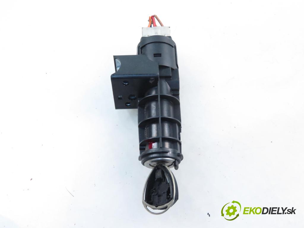 LANCIA LYBRA (839_) SEDAN 2001 96,00 1.8 16V (839AXB1A, 839AXG1A) - 839 A4.000 1747,00 spinačka 05521B365 (Spínacie skrinky a kľúče)