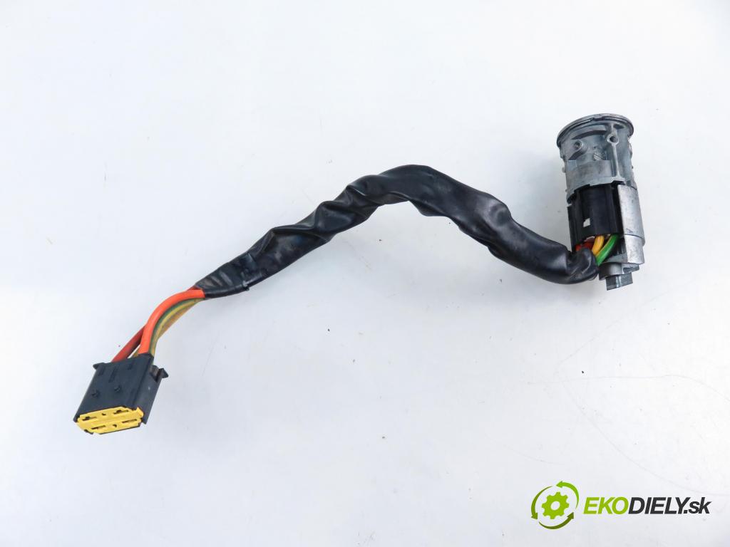 DACIA LOGAN MCV (KS_) KOMBI 2010 64,00 1.6 - K7M 710 1598,00 spinačka  (Spínacie skrinky a kľúče)