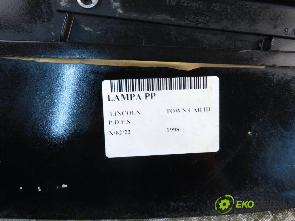 LINCOLN TOWN CAR III LIMUZYNA 1998 160,00 4.6 4601,00 Svetlo PP YW1X13100A