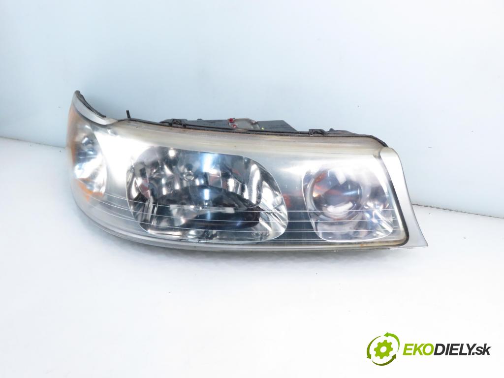 LINCOLN TOWN CAR III LIMUZYNA 1998 160,00 4.6 4601,00 Svetlo PP YW1X13100A