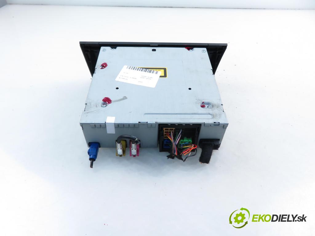 AUDI A4 Avant (8K5, B8) KOMBI 2011 118,00 1.8 TFSI - CDHB 1798,00 CZYTNIK navigace 8T1035652G (Ostatní)