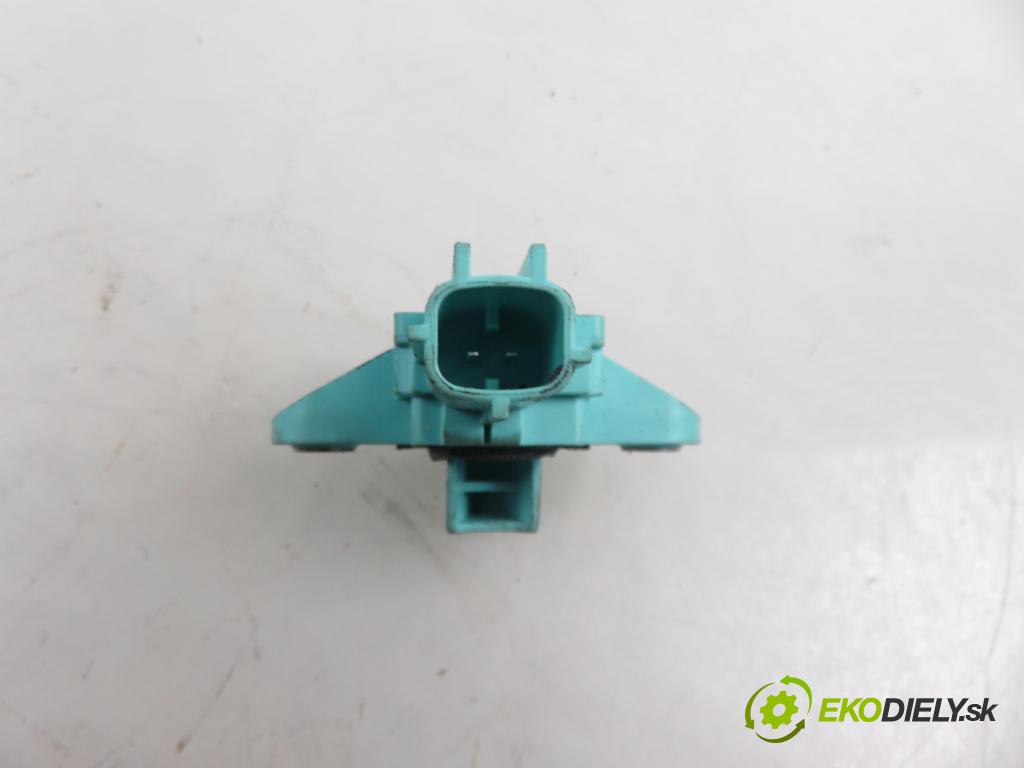 AUDI A4 Avant (8K5, B8) KOMBI 2011 118,00 1.8 TFSI - CDHB 1798,00 Snímač nárazu 5WK4380902 ; 8K0955557C (Snímače nárazu)