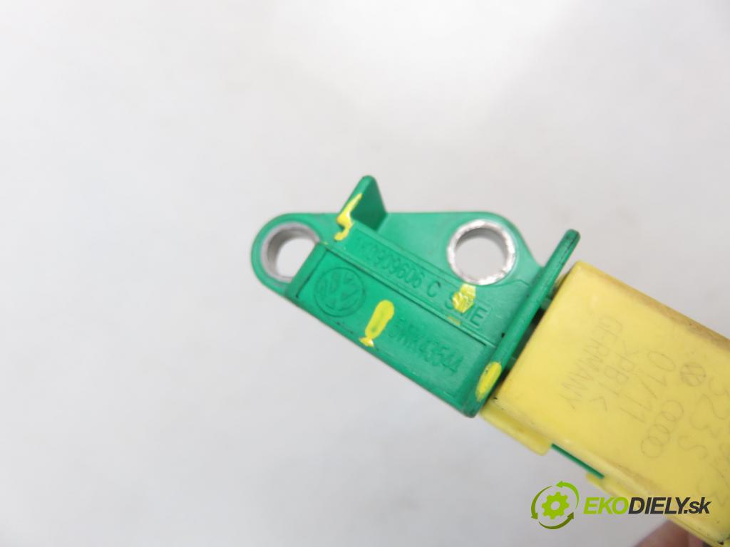 AUDI A4 Avant (8K5, B8) KOMBI 2011 118,00 1.8 TFSI - CDHB 1798,00 Snímač nárazu 5WK43544 ; 1K0909606C (Snímače nárazu)