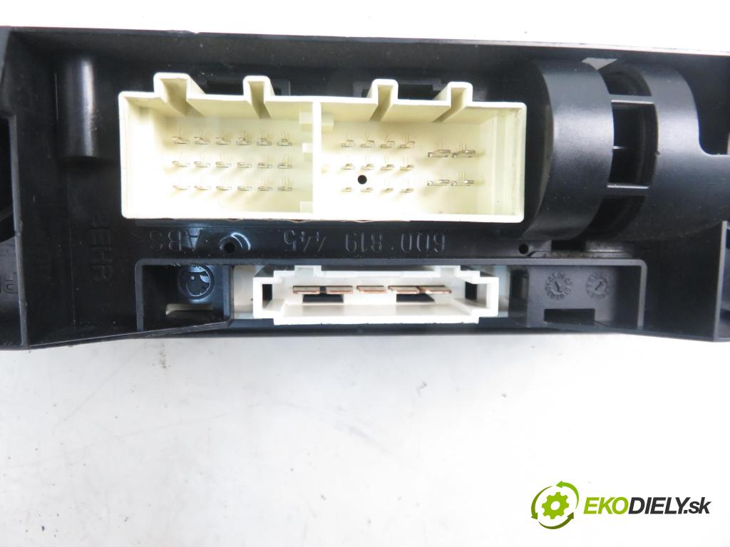 SKODA FABIA I Combi (6Y5) KOMBI 2002 74,00 1.9 TDI - ATD 1896,00 Panel topení KLIMATIZACE: