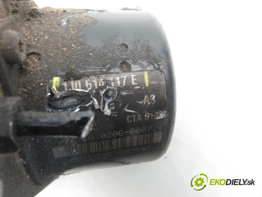 AUDI A3 (8L1) HB 2000 75,00 1.6 - AVU 1595,00 Pumpa ABS 1J0614117E ; 1C0907379C ; 10096003113 (Pumpy ABS)