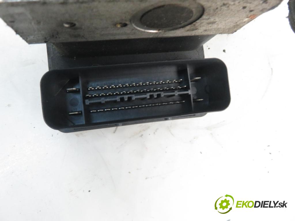 AUDI A3 (8L1) HB 2000 75,00 1.6 - AVU 1595,00 Pumpa ABS 1J0614117E ; 1C0907379C ; 10096003113 (Pumpy ABS)
