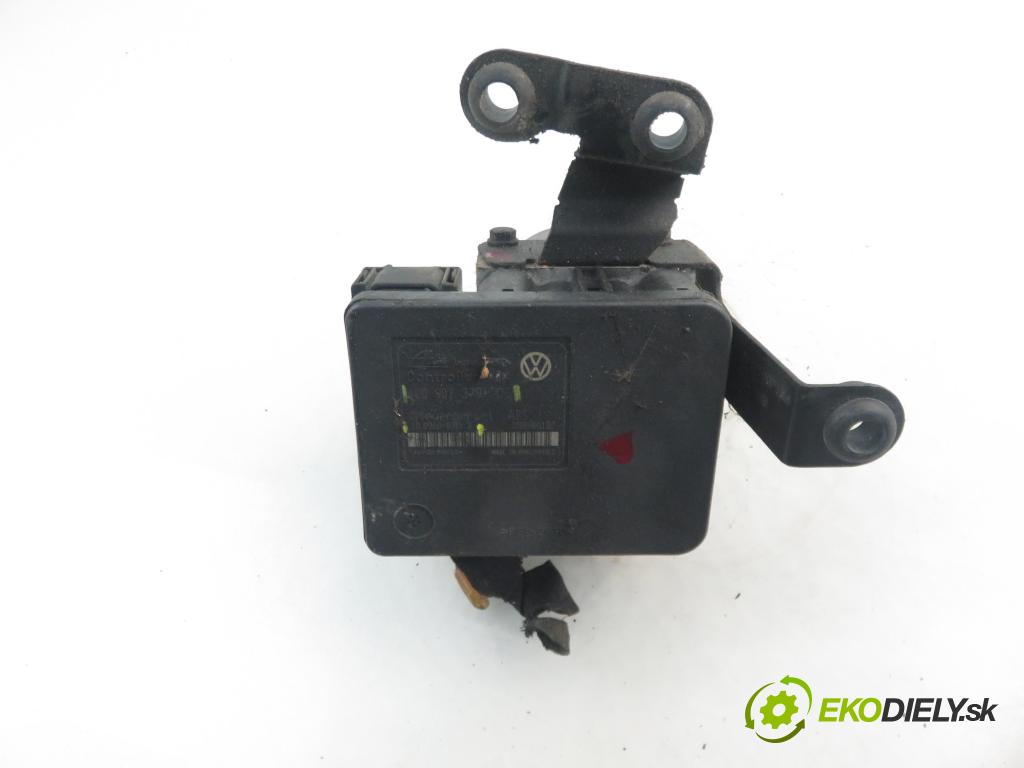 AUDI A3 (8L1) HB 2000 75,00 1.6 - AVU 1595,00 Pumpa ABS 1J0614117E ; 1C0907379C ; 10096003113 (Pumpy ABS)