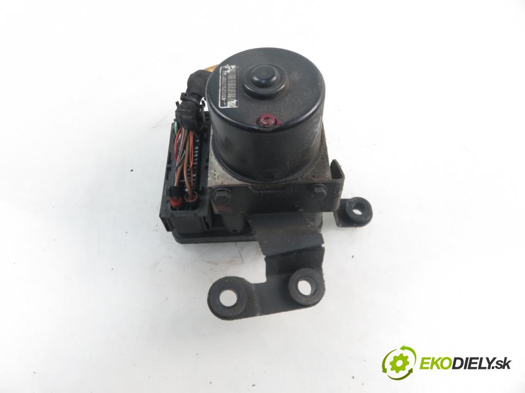 AUDI A3 (8L1) HB 2000 75,00 1.6 - AVU 1595,00 Pumpa ABS 1J0614117E ; 1C0907379C ; 10096003113 (Pumpy ABS)