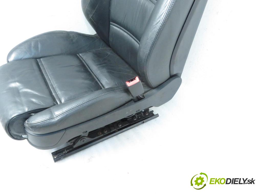 AUDI A8 D3 (4E2, 4E8) SEDAN 2003 246,00 4.2 quattro - BFM 4172,00 Sedadlá, sedačky
