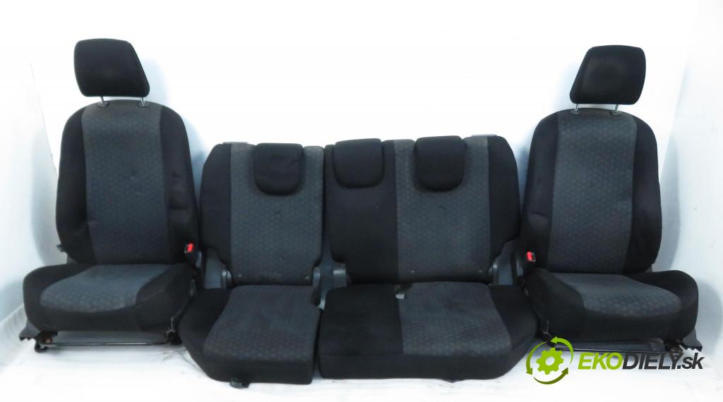 TOYOTA URBAN CRUISER (_P1_) CROSSOVER 2009 66,00 1.4 D-4D 4WD 90 - 1ND-TV 1364,00 Sedadlá, sedačky