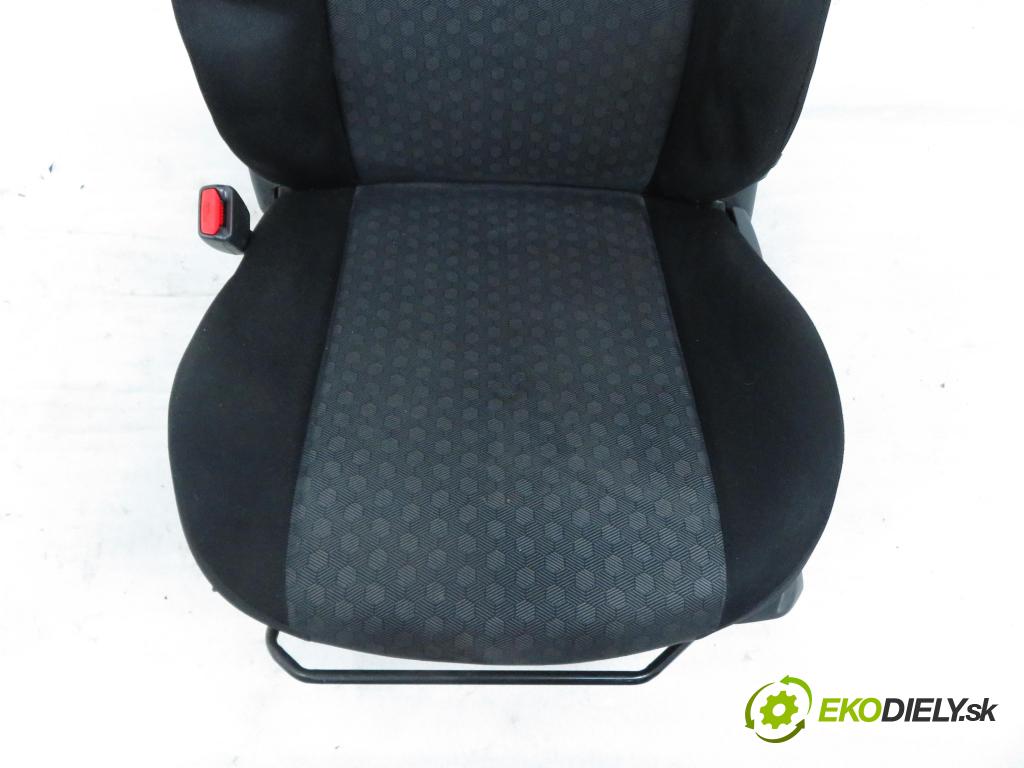TOYOTA URBAN CRUISER (_P1_) CROSSOVER 2009 66,00 1.4 D-4D 4WD 90 - 1ND-TV 1364,00 Sedadlá, sedačky