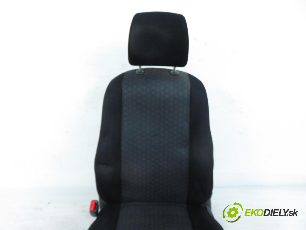 TOYOTA URBAN CRUISER (_P1_) CROSSOVER 2009 66,00 1.4 D-4D 4WD 90 - 1ND-TV 1364,00 Sedadlá, sedačky