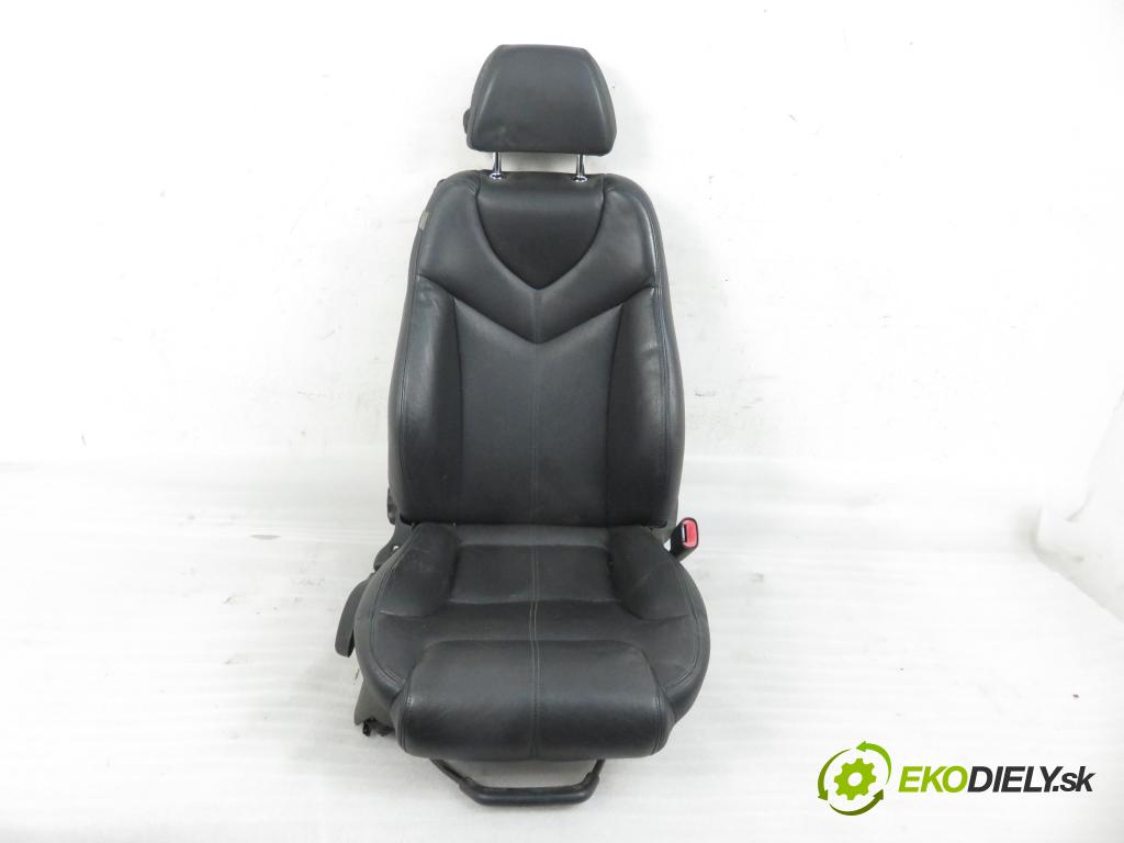 ALFA ROMEO GT (937_) COUPE 2005 121,00 2.0 JTS 165 - 937 A1.000 1970,00 Sedadlá, sedačky
