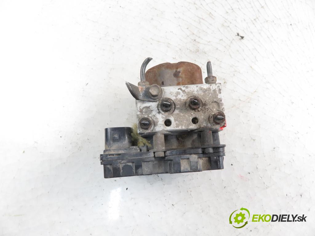 TOYOTA YARIS VERSO (_P2_) MINIVAN 2000 63,00 1.3 VVT-i 86KM- 2NZ-FE 1299,00 Pumpa ABS 8954152110 (Pumpy ABS)