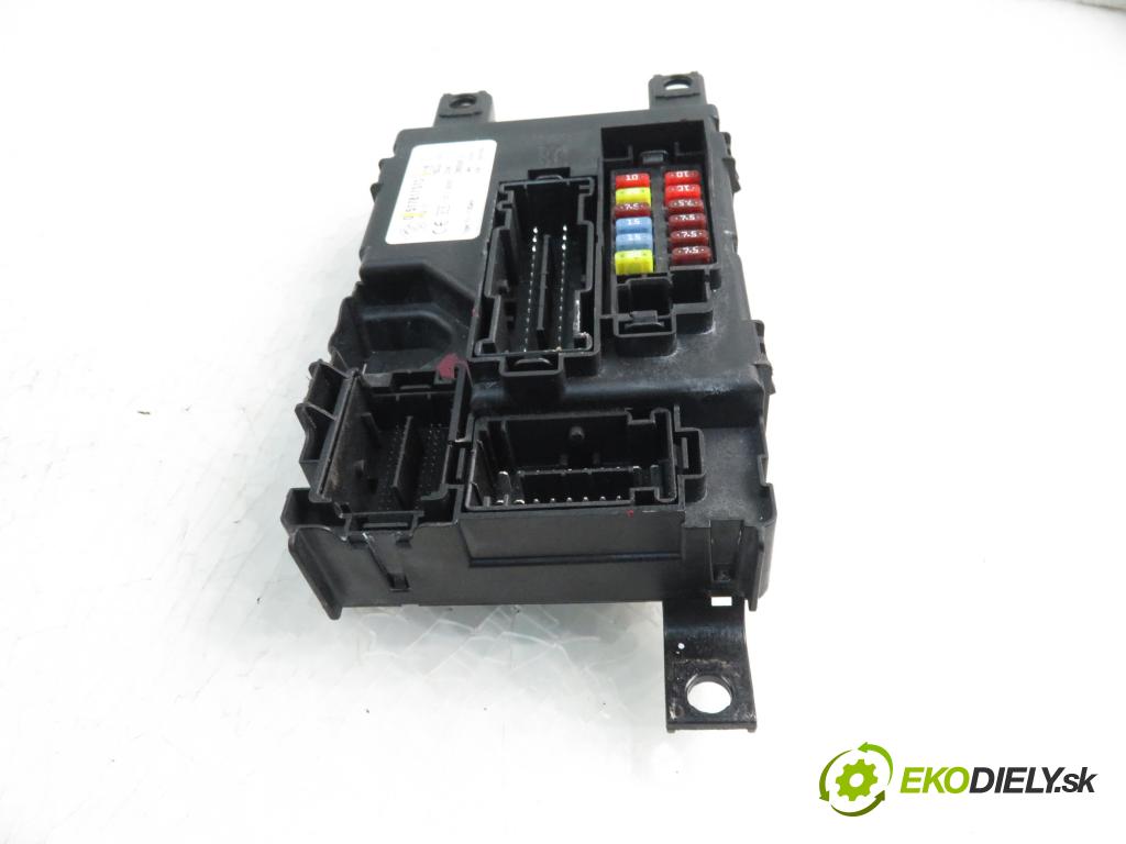 FIAT GRANDE PUNTO (199_) HB 2006 57,00 1.4 - 350 A1.000 1368,00 MODUL BSI 517817570