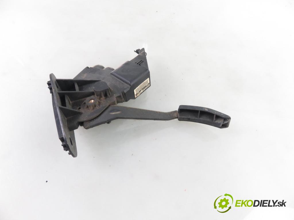 FORD TRANSIT Furgon (FA_ _) FURGON 2000 55,00 2.0 DI (FAE_, FAF_, FAG_) - D3FA 1998,00 Potenciometer plynového pedálu YC159F836BD (Pedále)