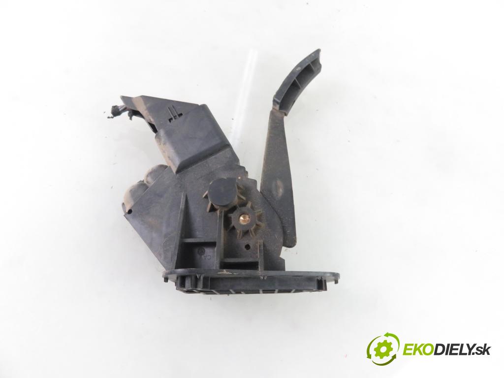 FORD TRANSIT Furgon (FA_ _) FURGON 2000 55,00 2.0 DI (FAE_, FAF_, FAG_) - D3FA 1998,00 Potenciometer plynového pedálu YC159F836BD (Pedále)