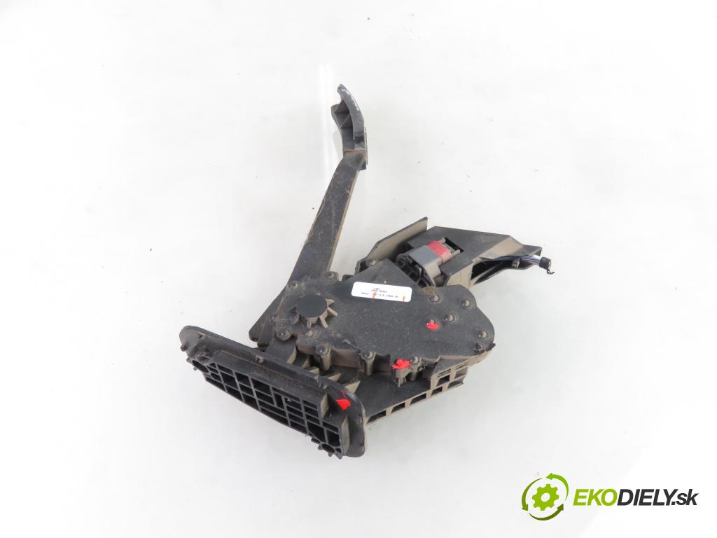 FORD TRANSIT Furgon (FA_ _) FURGON 2000 55,00 2.0 DI (FAE_, FAF_, FAG_) - D3FA 1998,00 Potenciometer plynového pedálu YC159F836BD (Pedále)