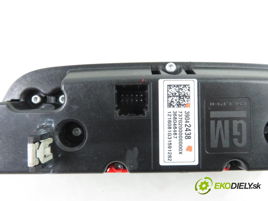 OPEL ASTRA K Sports Tourer KOMBI 2016 81,00 1.6 CDTi - B 16 DTU 1598,00 Panel kúrenia KLIMATIZACE: 39042438