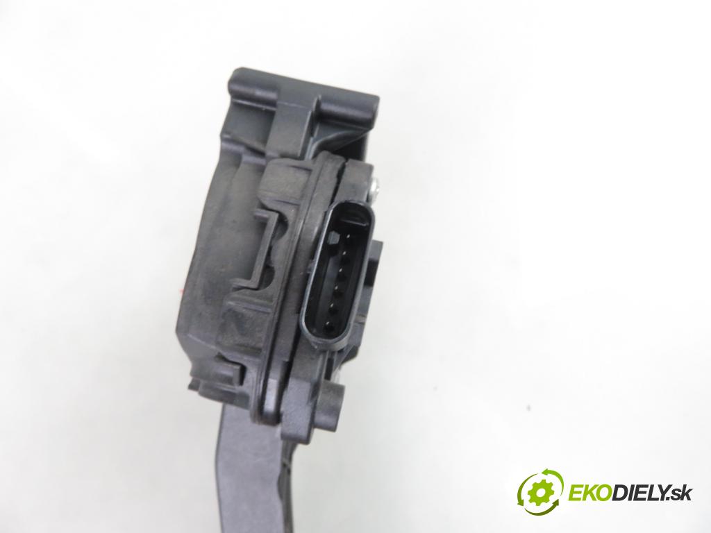 OPEL ASTRA K Sports Tourer KOMBI 2016 81,00 1.6 CDTi - B 16 DTU 1598,00 Potenciometer plynového pedálu 13373776 ; 6PV01155400 (Pedále)